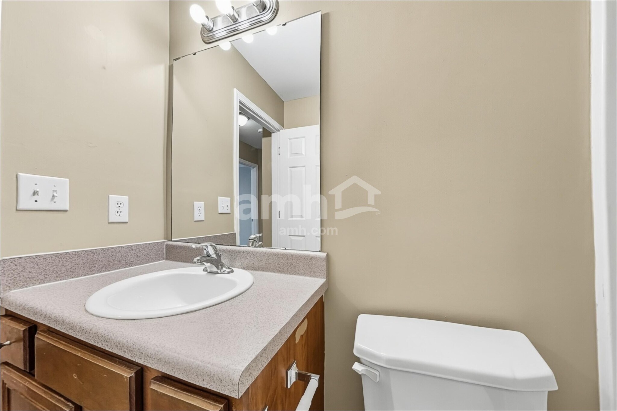 Building Photo - 86 Chesterfield Ct