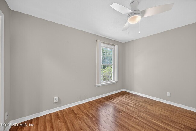 Building Photo - 83 Comares Ave