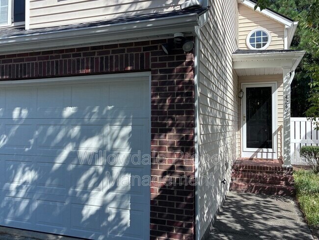 Building Photo - 4249 Beacon Heights Dr