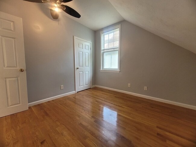 Building Photo - 32 Cedar St