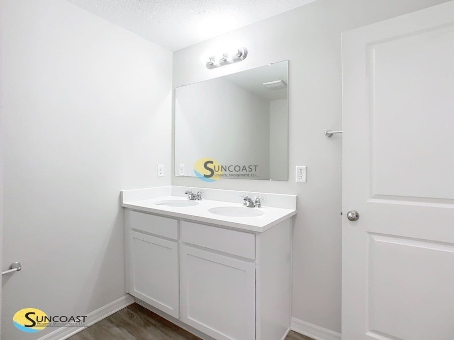 Building Photo - 3821 SW 43rd Ct