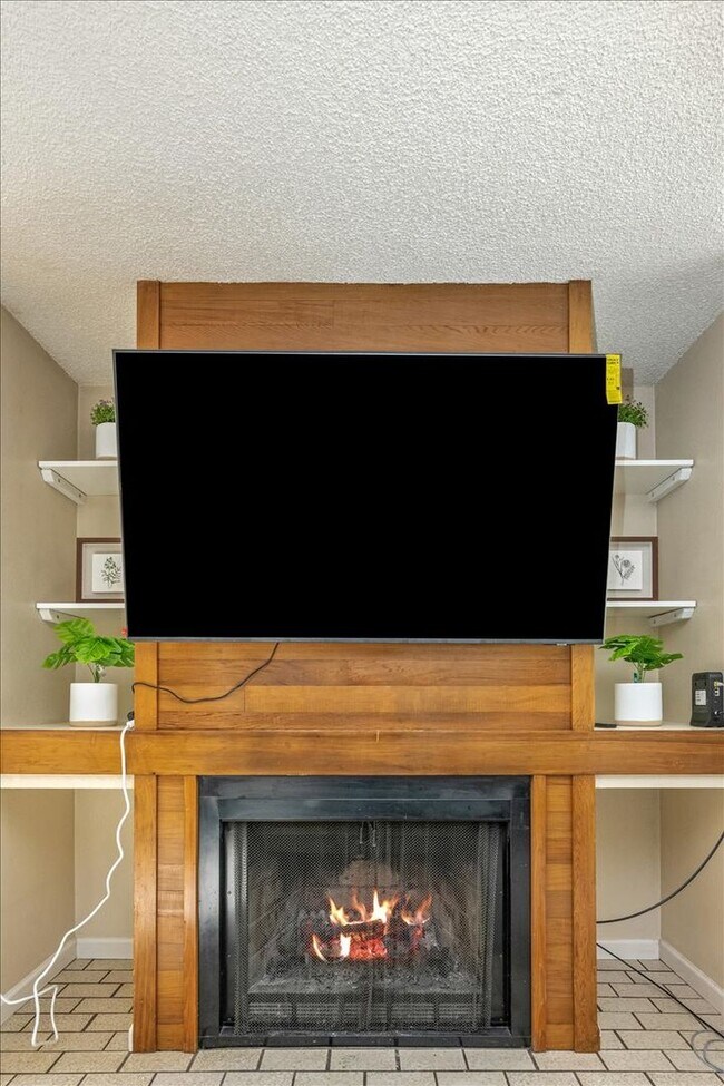 Building Photo - Charming Furnished Condo in Taku/Campbell - Everything You Need in One Place!