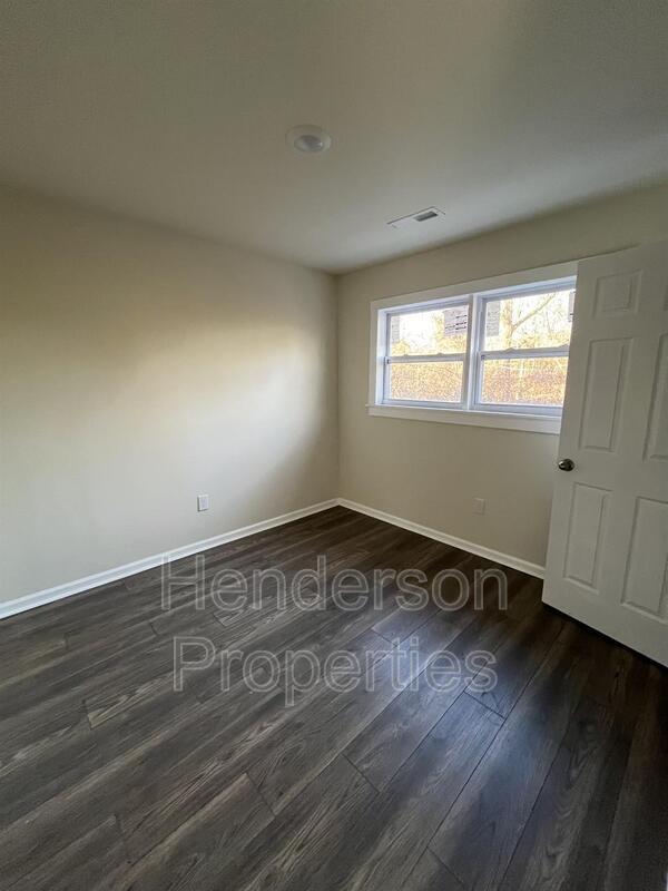 Building Photo - 2715 Dundeen St