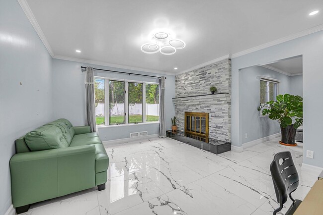 Building Photo - 66 Rockland Dr