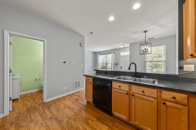 Building Photo - 129 Springbrook Trail S