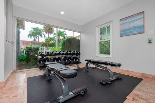 Building Photo - 4403 W Cleveland St