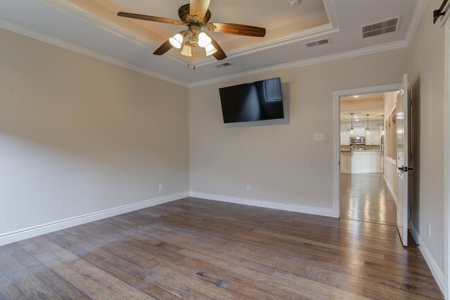 Building Photo - 803 Avenue S