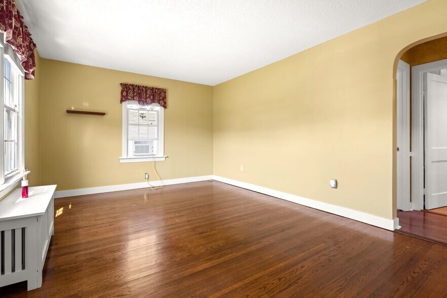 Building Photo - 89 Campbell Ave