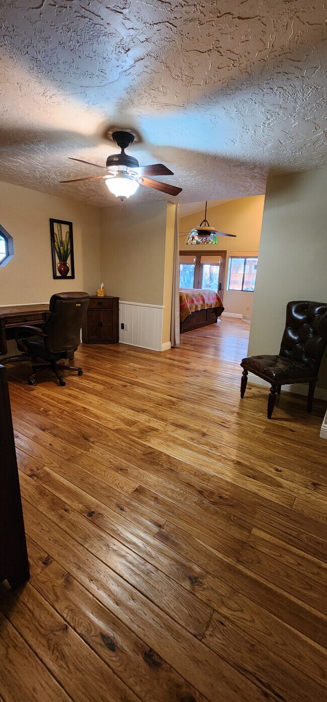 Building Photo - 1710 W Camino Dr