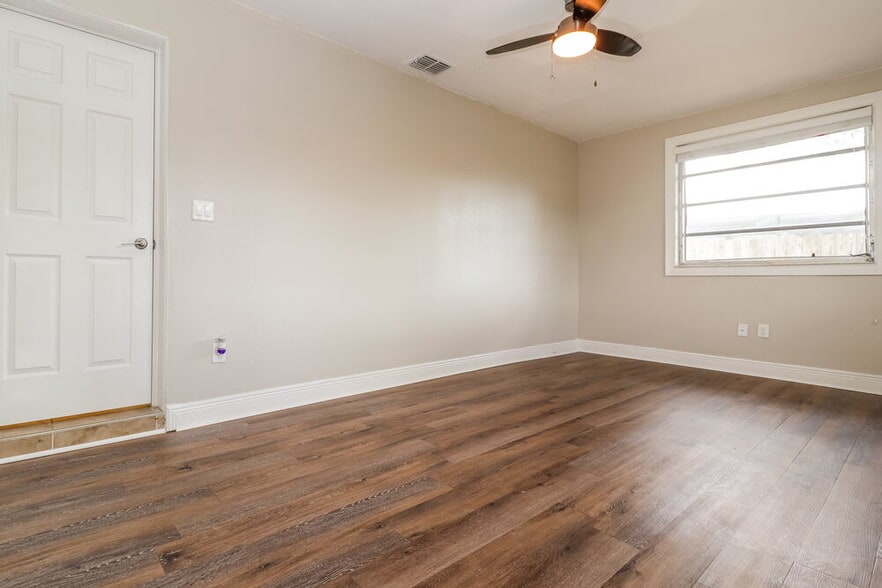 Building Photo - 4459 Springwood Rd