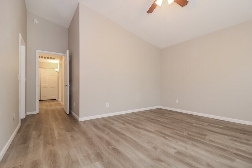 Building Photo - 14927 W Rampart Dr