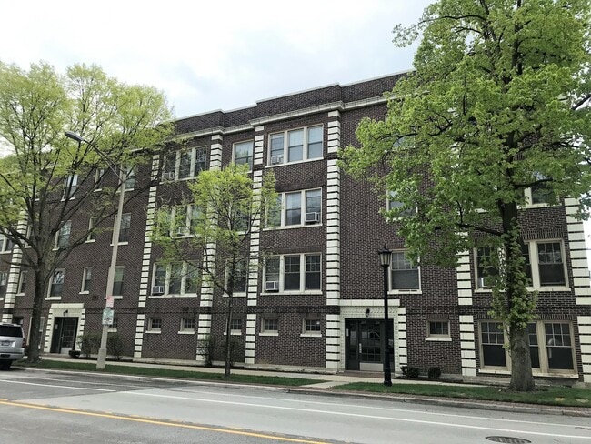 Primary Photo - 209 Chicago Ave