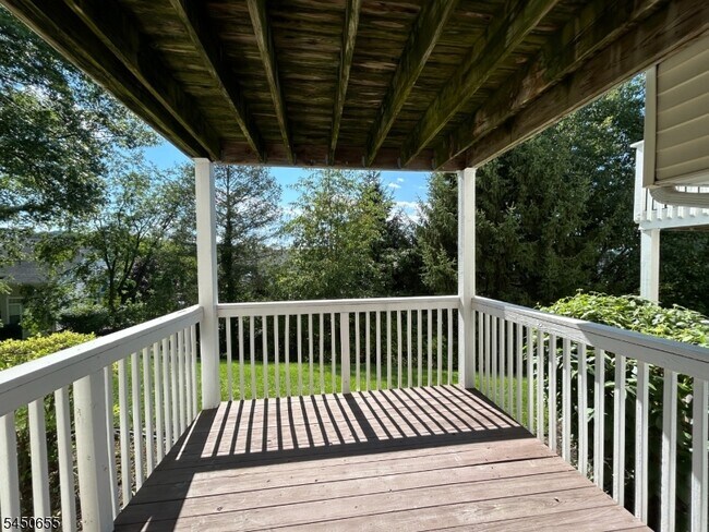 Building Photo - 2501 Vantage Ct