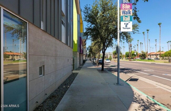 Building Photo - 1111 W University Dr
