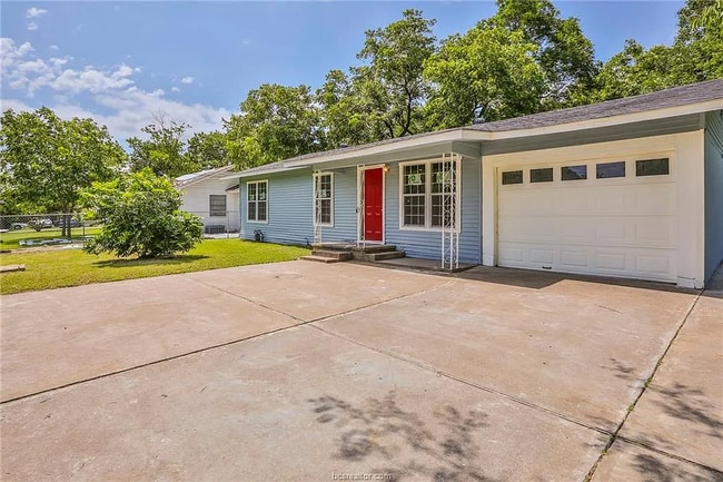 Building Photo - 905 N Banks St