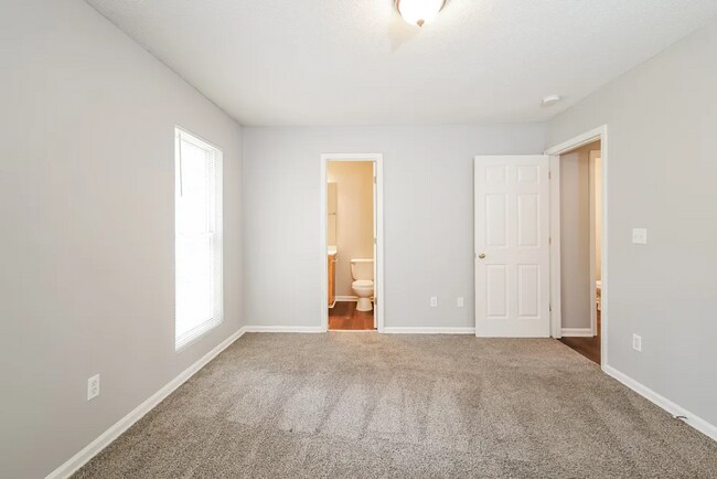 Building Photo - 140 Wayne Ave