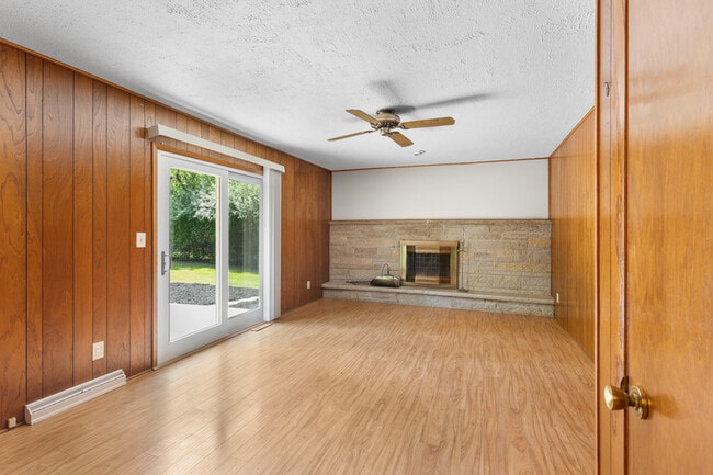 Building Photo - 18525 Heathway Ln