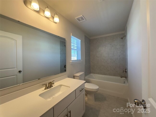 Building Photo - 403 Wescott St