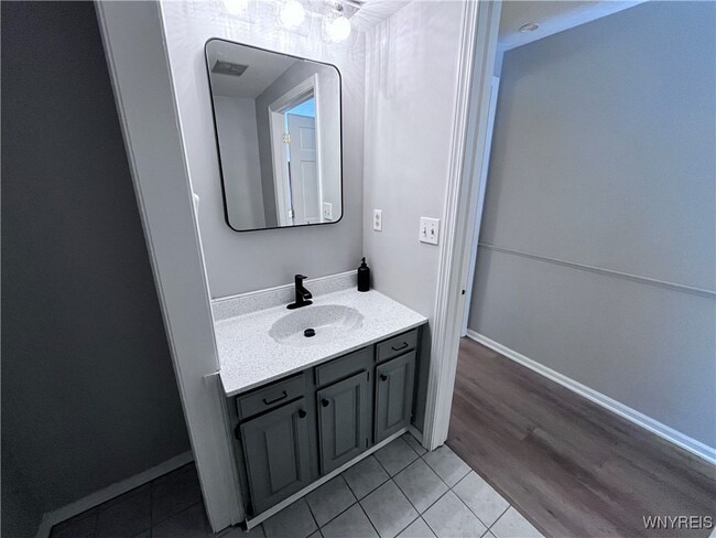 Building Photo - 306 Randwood Dr