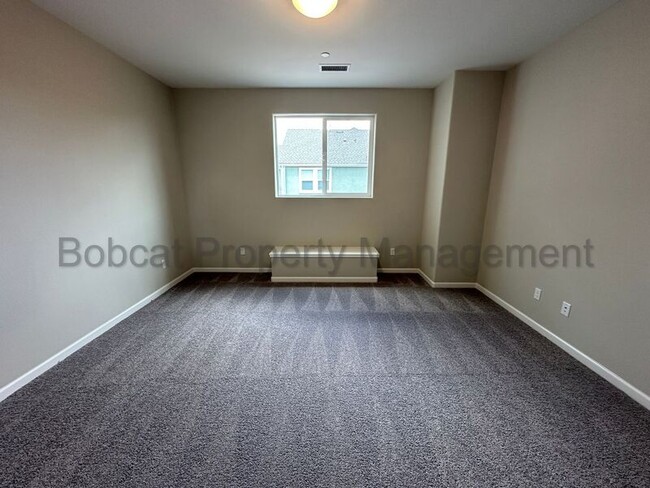 Building Photo - 860 Furlong Dr
