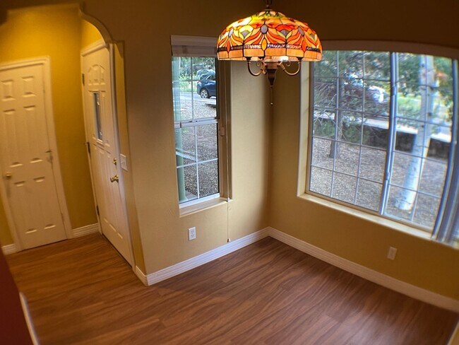 Building Photo - Townhouse in University heights COMING SOON!