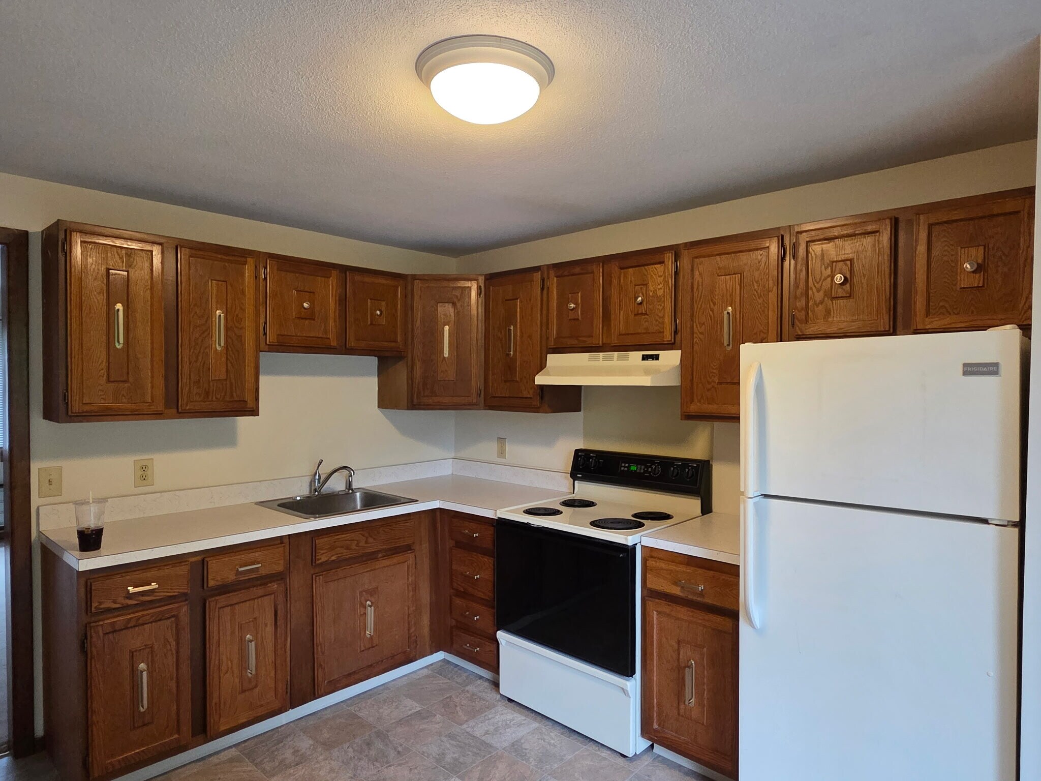 Kitchen - 787 Poquonnock Rd