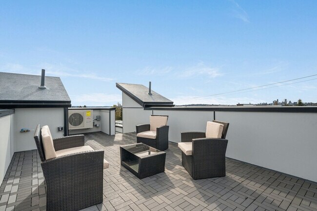 Building Photo - 4806 Dayton Ave N