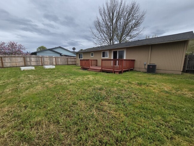 Building Photo - 237 Lancaster Ave