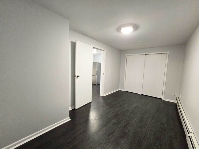 Building Photo - 5972 S Archer Ave