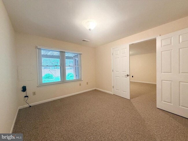 Building Photo - 7418 Crestberry Ln