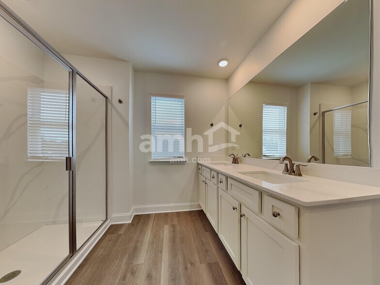 Building Photo - 395 Hickory Pointe Rd