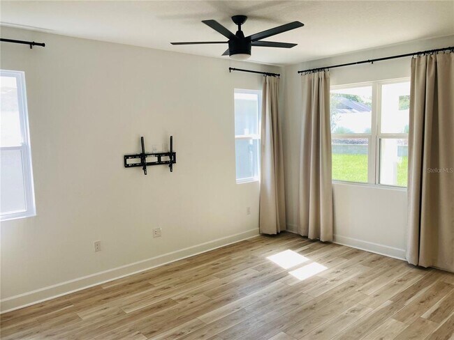 Building Photo - 10337 Church Hammock Rd