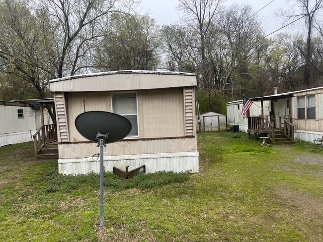 Building Photo - 2119 Cliffwood Rd