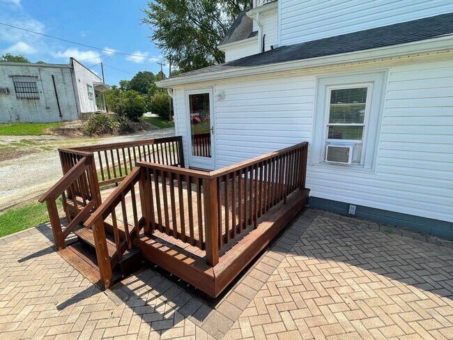Building Photo - Lawrenceville Home with Lots of Charm and Space