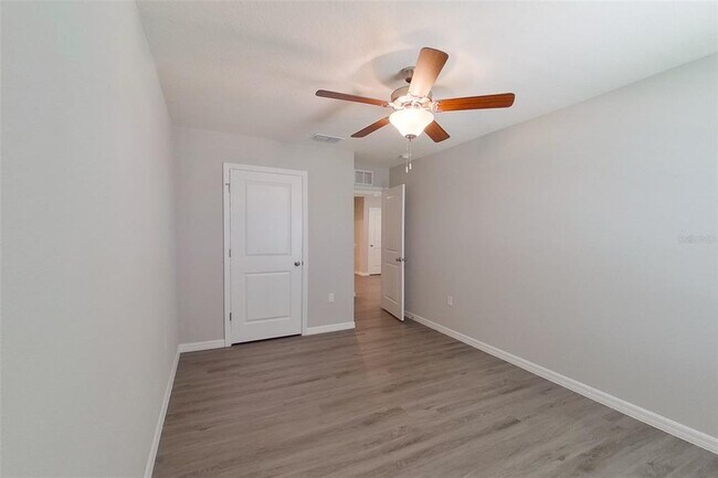 Building Photo - 8602 SW 43rd Ter