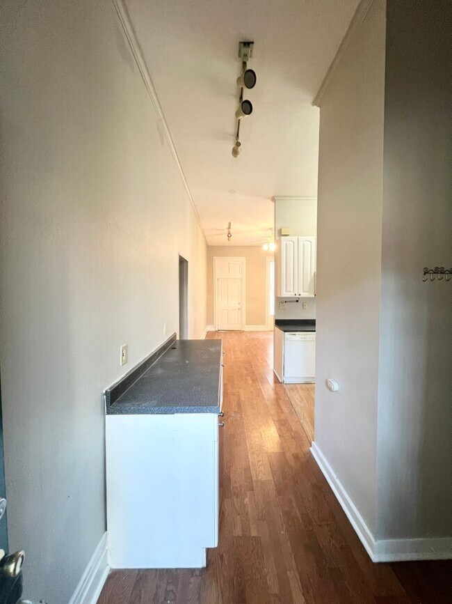 Building Photo - 2300 S 9th St