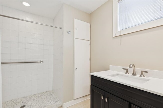 Building Photo - 3760 Gilgare Ln