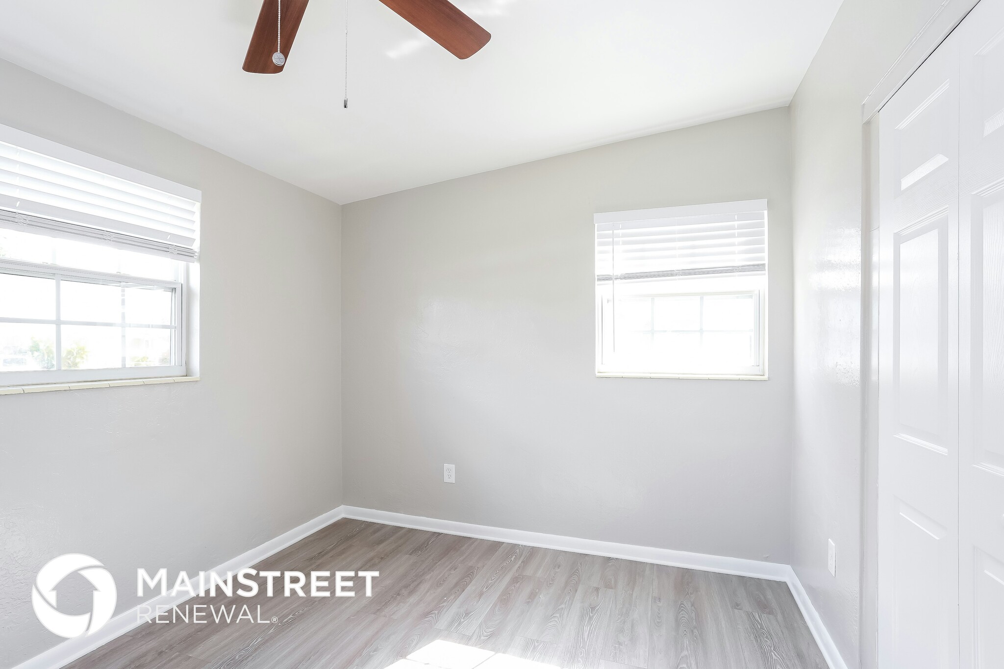 Building Photo - 9564 Crestview St
