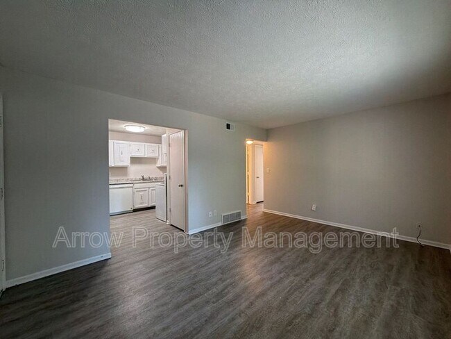 Building Photo - 922 A