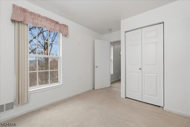 Building Photo - 5 Ajax Ct