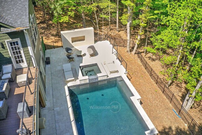 Building Photo - The Finest Furnished Upscale Executive Home, an Exquisite Luxury Rental, in Tega Cay for the Disc...