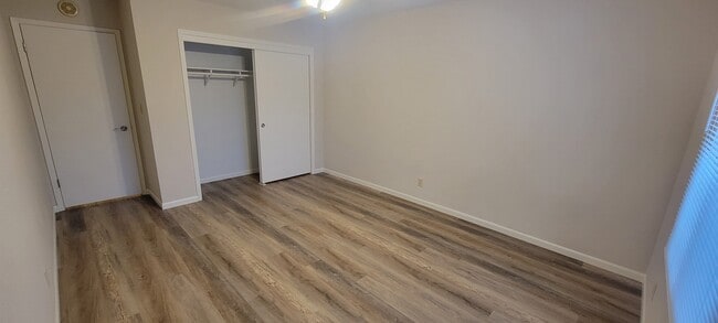 Building Photo - 2080 NW Hickory Ln