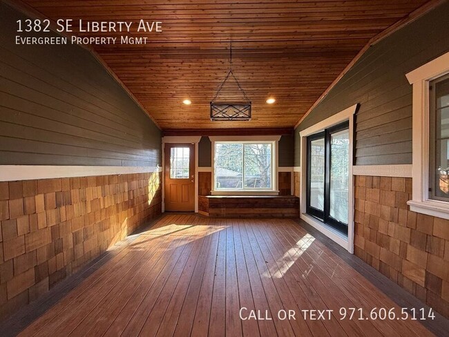 Building Photo - 1382 SE Liberty Ave