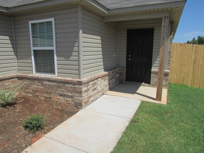Building Photo - 13304 Beekman Dr