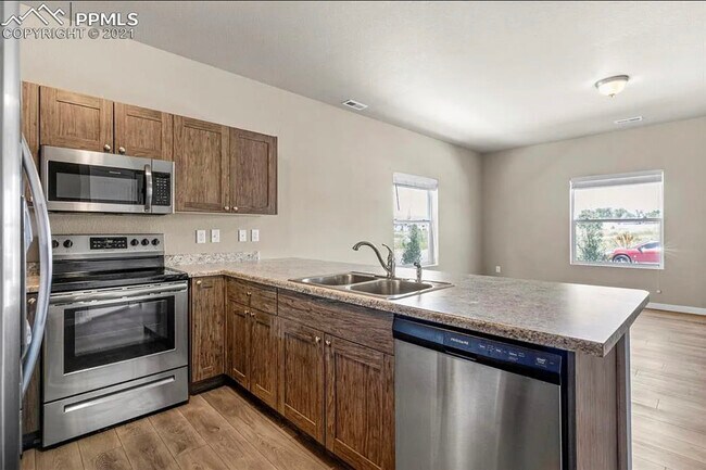 Building Photo - 4679 Pleasant Port View