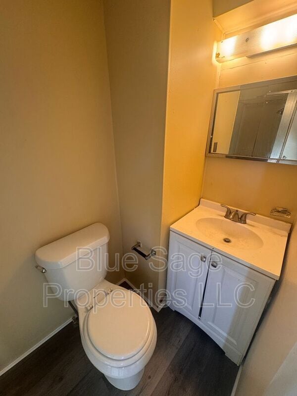 Building Photo - 1024 Broad St