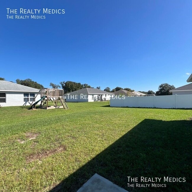 Building Photo - 1455 NE 161st St