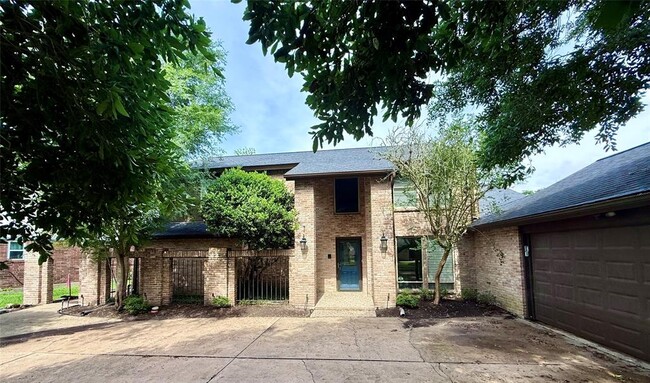 Building Photo - 3307 Deerwood Ln