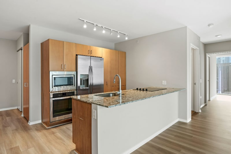 Primary Photo - 215 E Illinois St