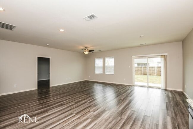 Building Photo - 1309 Escondido Dr